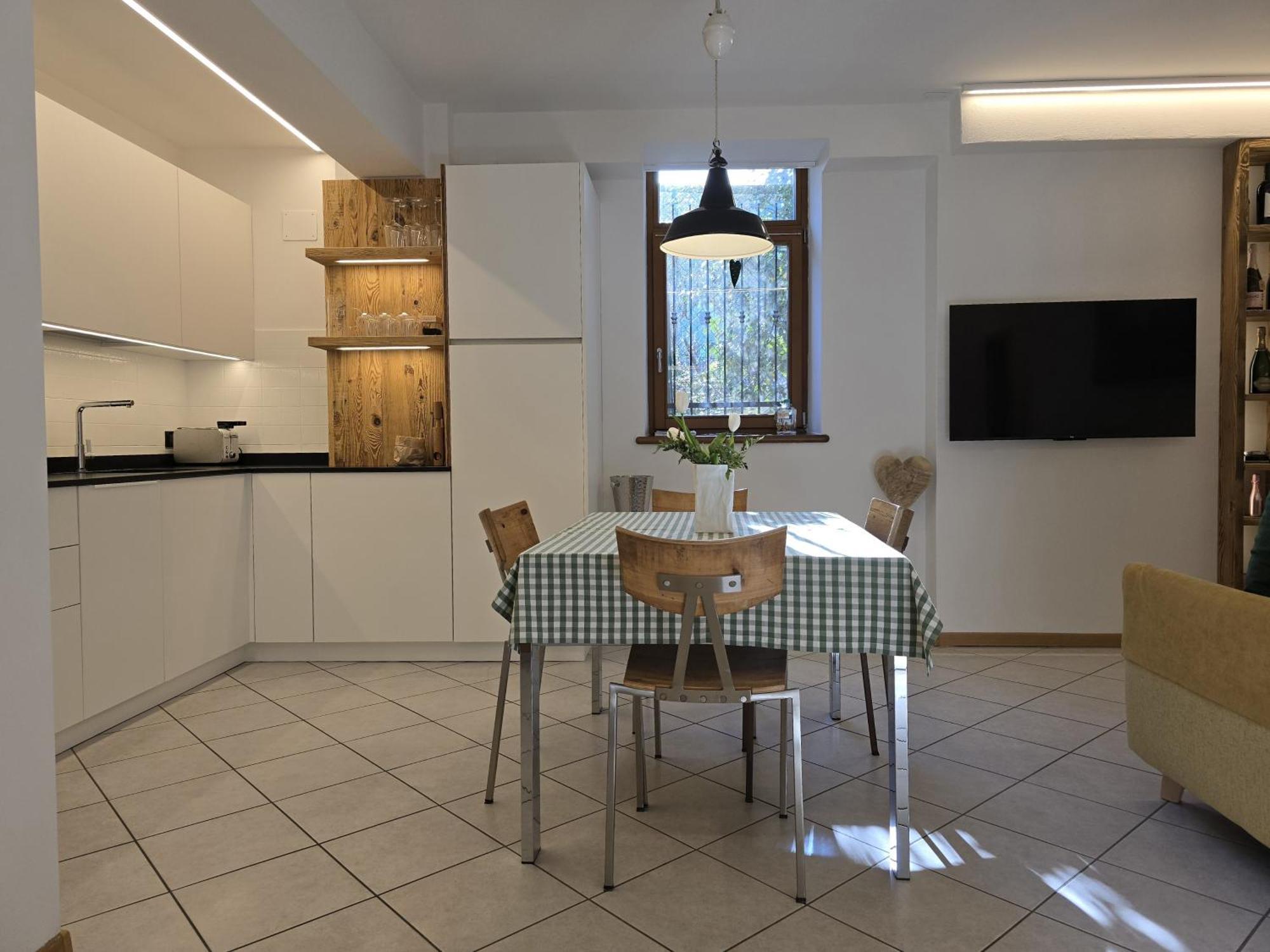 Dolomiten Lounge - Moderno Con Parcheggio Privato Pergine Valsugana Bagian luar foto